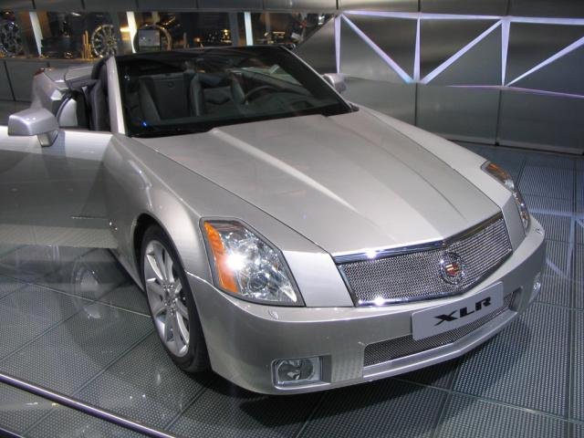 Cadillac XLR V V8 Supercharged Automatik 4.4, 331 kW (450 PS), Autom. 6-Gang, He