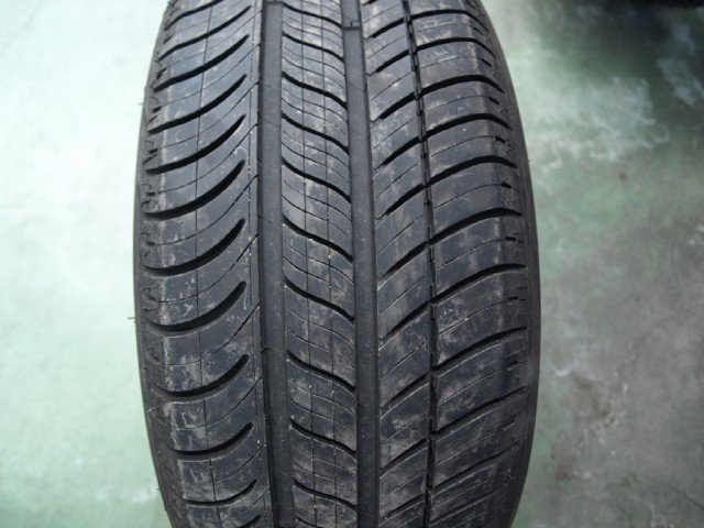 Mercedes-Benz A 160 4 gomme Michelin 195/50/r15 82T