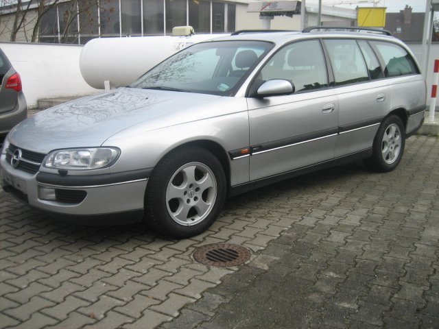 Opel Omega B Edition 100 Caravan 2.0 16V / Klimaautomatik / ZV / ABS / get. Rck