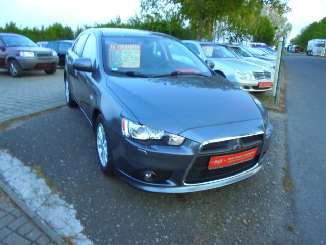 Mitsubishi Lancer Xtra 1,6 Klimaaut.SHZ/PDC/8xAlu/1. Hand scheckheftgepflegt