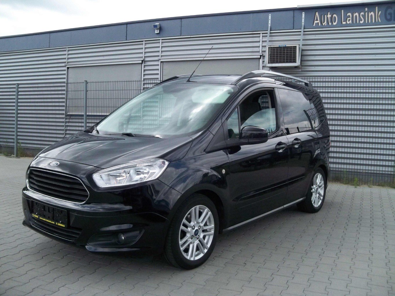 Ford Tourneo Courier 1,0 Ecoboost - Titanium - 1e eign.