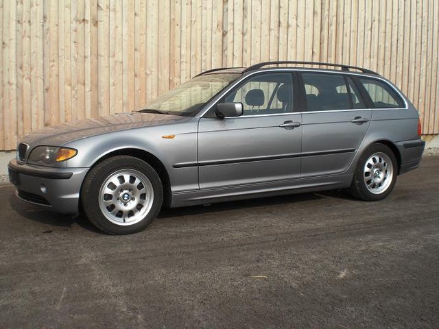 BMW 320 i Touring