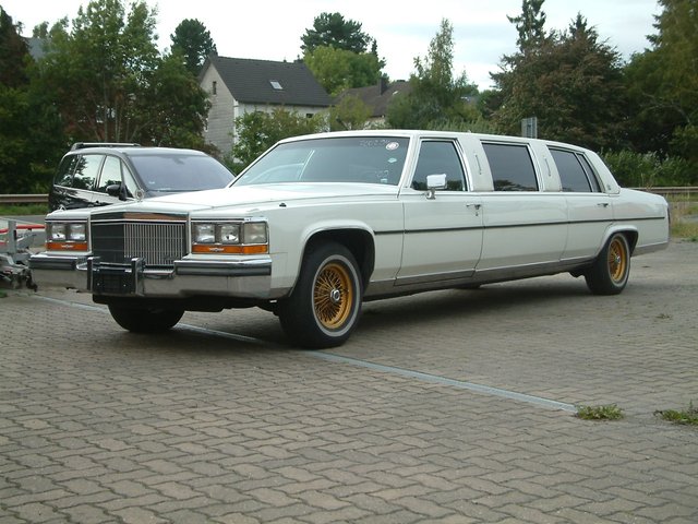 Cadillac Fleetwood Brougham 5,1 Stretchlimousine