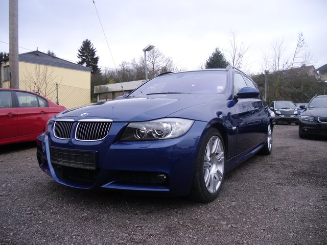 BMW 330 D TOURING,M-SPORTPAKET,LEDER,NAVI-PROF,ESSD,