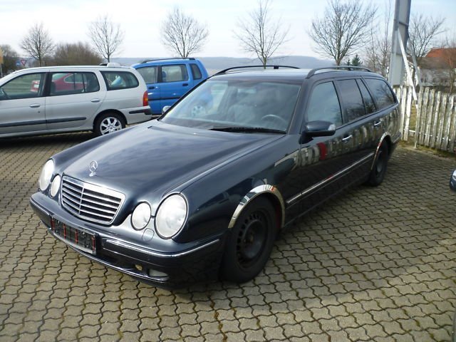 Mercedes-Benz E 320 T Avantgarde / Klima