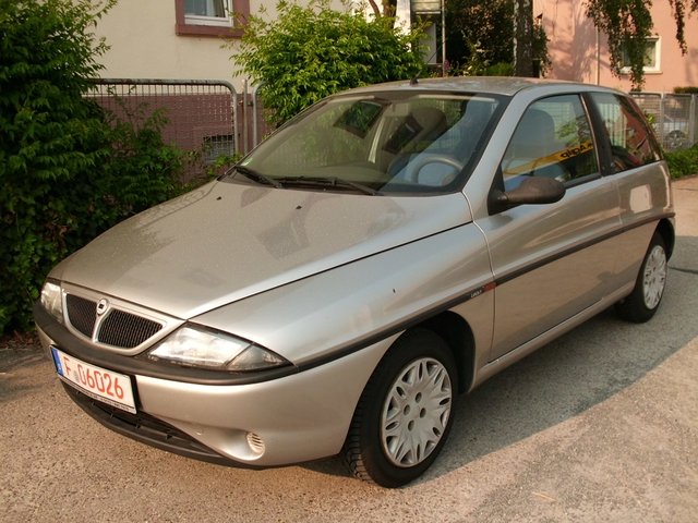 Lancia Ypsilon 1.2 ELEFANTINO TV NEU