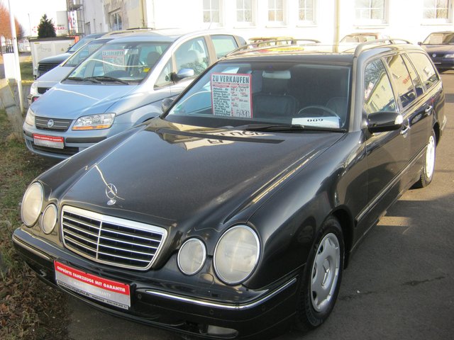 Mercedes-Benz E 240 T *Avantgarde*