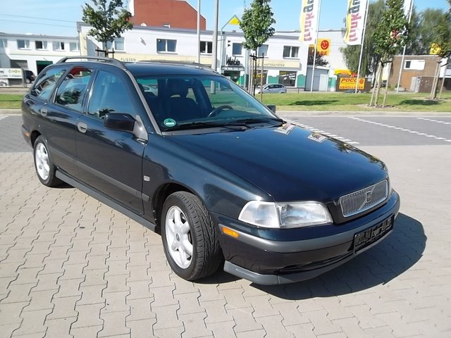 Volvo V40 1.8i 16V LEDER TV 12.14 ALUFELGEN