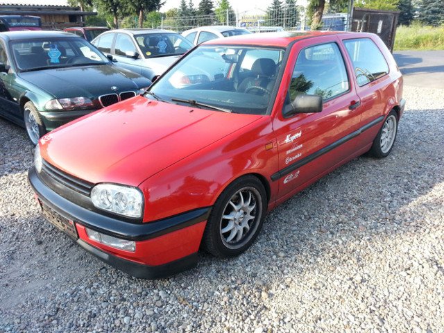 VW Golf 1.8 CL,servo,airbags,alus