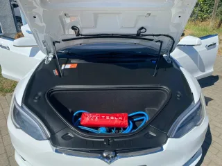 TESLA Model – Fahrzeugbild 11