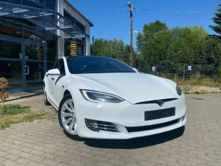 TESLA Model – Fahrzeugbild 4