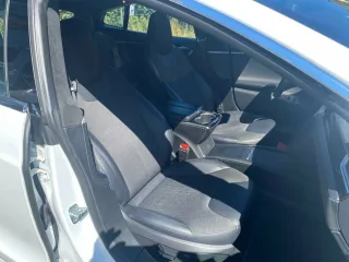 TESLA Model – Fahrzeugbild 7