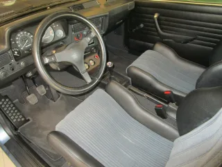 BMW 323 – Fahrzeugbild 8