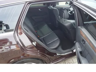 MERCEDES-BENZ E 300 – Fahrzeugbild 10