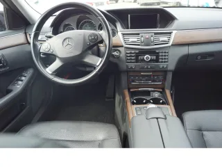 MERCEDES-BENZ E 300 – Fahrzeugbild 12