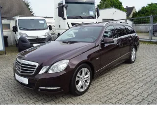 MERCEDES-BENZ E 300 – Fahrzeugbild 4