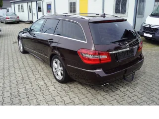 MERCEDES-BENZ E 300 – Fahrzeugbild 6