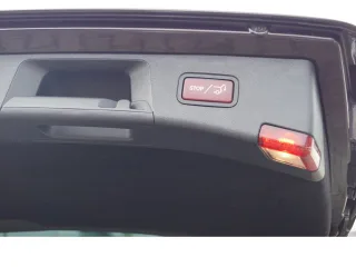 MERCEDES-BENZ E 300 – Fahrzeugbild 9