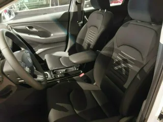 HYUNDAI i30 – Fahrzeugbild 6