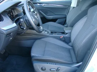 SKODA Octavia – Fahrzeugbild 12