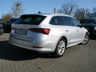 SKODA Octavia – Fahrzeugbild 3