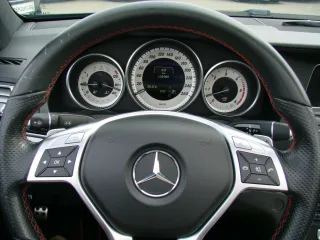 MERCEDES-BENZ E 350 – Fahrzeugbild 10