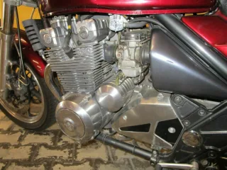 KAWASAKI ZR – Fahrzeugbild 3