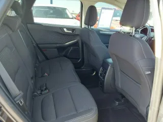 FORD KUGA – Fahrzeugbild 10