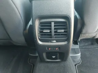 FORD KUGA – Fahrzeugbild 11
