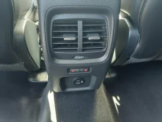 FORD KUGA – Fahrzeugbild 11
