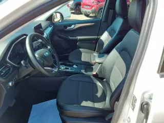 FORD KUGA – Fahrzeugbild 12