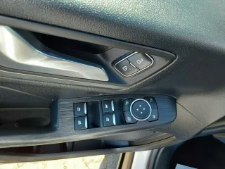 FORD KUGA – Fahrzeugbild 14