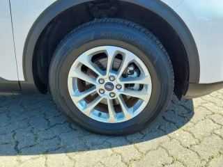 FORD KUGA – Fahrzeugbild 4
