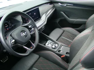 SKODA Octavia – Fahrzeugbild 11