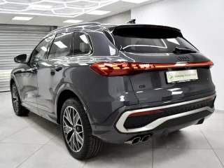 AUDI Q5 – Fahrzeugbild 4