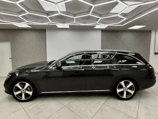 MERCEDES-BENZ E 400 – Fahrzeugbild 3