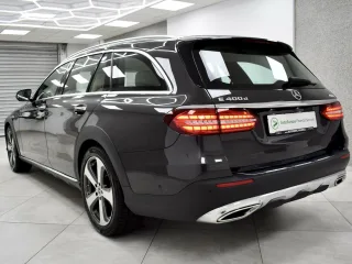 MERCEDES-BENZ E 400 – Fahrzeugbild 4