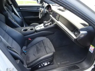 PORSCHE Panamera – Fahrzeugbild 5