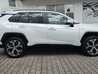 SUZUKI Across – Fahrzeugbild 7