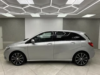MERCEDES-BENZ B 200 – Fahrzeugbild 3