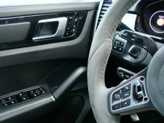 PORSCHE Cayenne – Fahrzeugbild 12