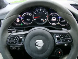PORSCHE Cayenne – Fahrzeugbild 9