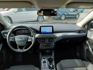 FORD FOCUS – Fahrzeugbild 10
