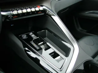 PEUGEOT 5008 – Fahrzeugbild 11