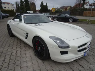 MERCEDES-BENZ SLS – Fahrzeugbild 2