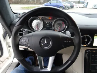 MERCEDES-BENZ SLS – Fahrzeugbild 6