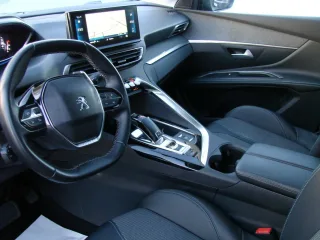 PEUGEOT 5008 – Fahrzeugbild 11