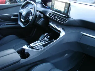 PEUGEOT 5008 – Fahrzeugbild 12