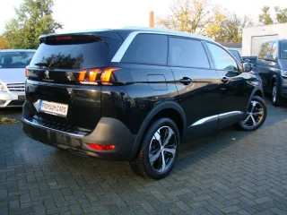 PEUGEOT 5008 – Fahrzeugbild 3