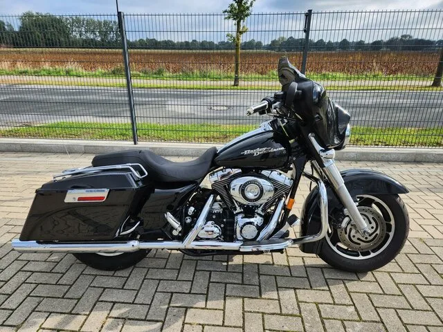 HARLEY DAVIDSON FLHX gebraucht kaufen
